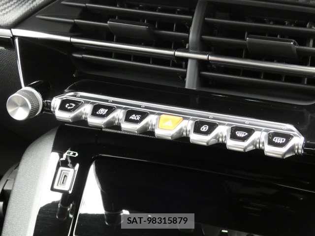 Peugeot 208 2023-05 7329312-17