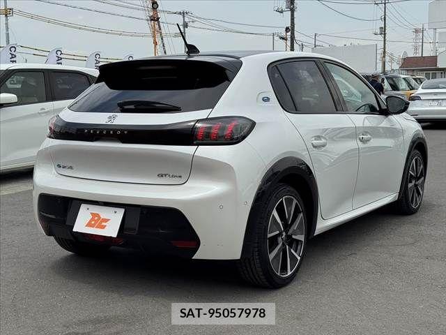 Peugeot 208 2021-04 8037580-14