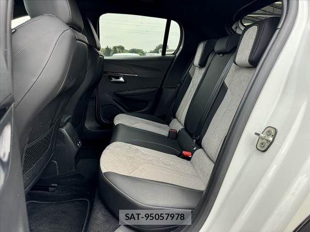 Peugeot 208 2021-04 8037580-17
