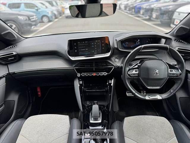 Peugeot 208 2021-04 8037580-1