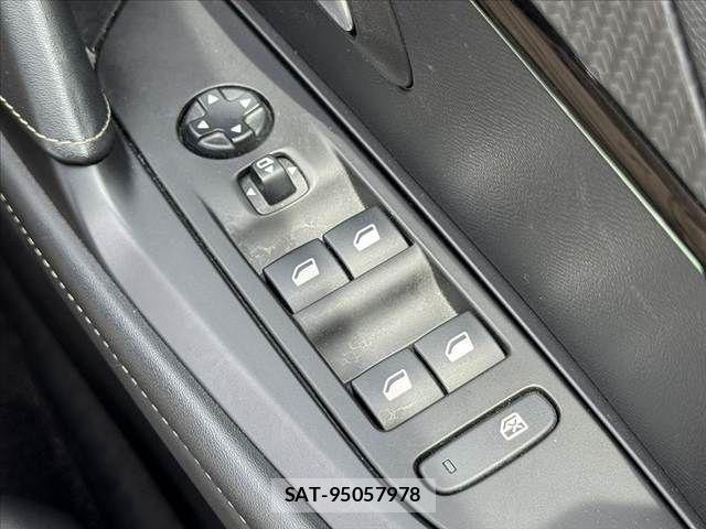Peugeot 208 2021-04 8037580-23