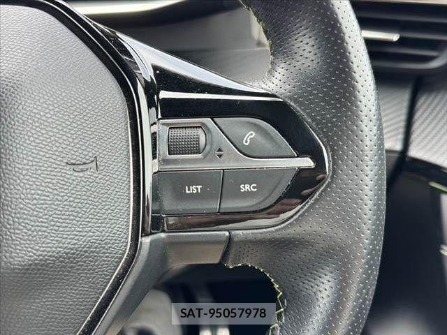 Peugeot 208 2021-04 8037580-25