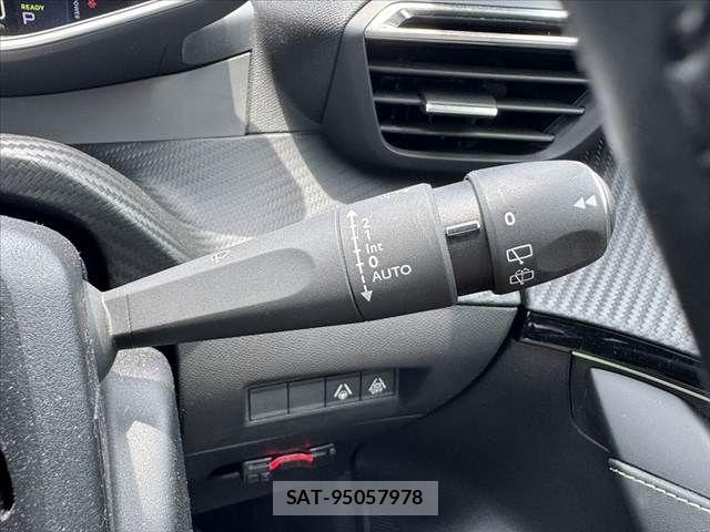Peugeot 208 2021-04 8037580-27