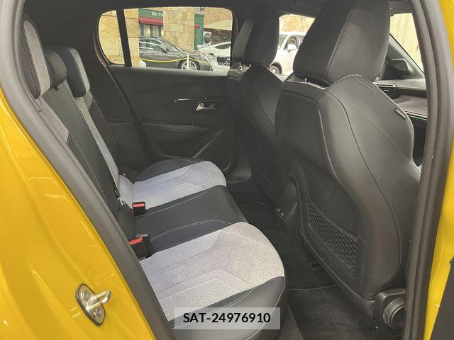 Peugeot 208 2020-10 8131863-4