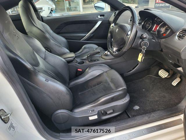 Peugeot RCZ 2010-09 8209517-3