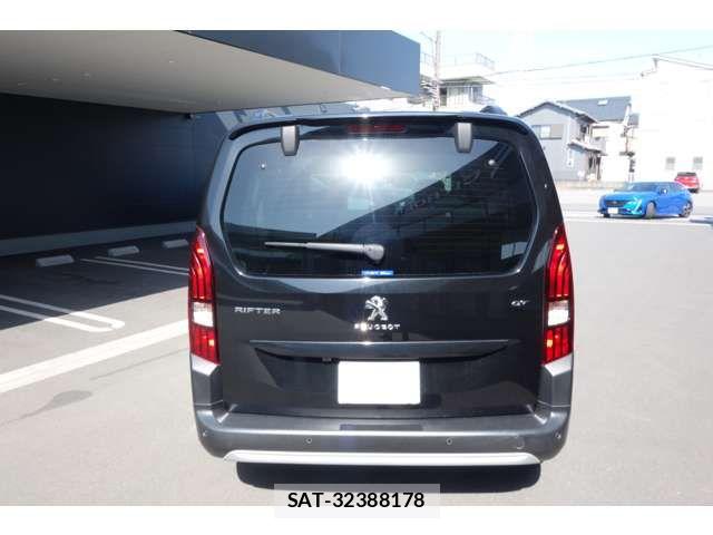 Peugeot Rifter 2023-06 7223511-10