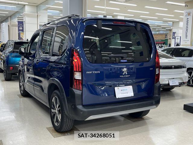 Peugeot Rifter 2021-04 7980566-14