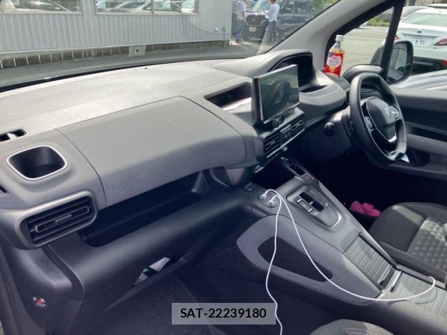 Peugeot Rifter 2025-04 8831057-10
