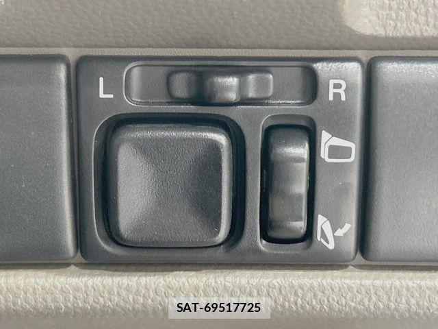 Nissan PINO 2009-03 8209518-5