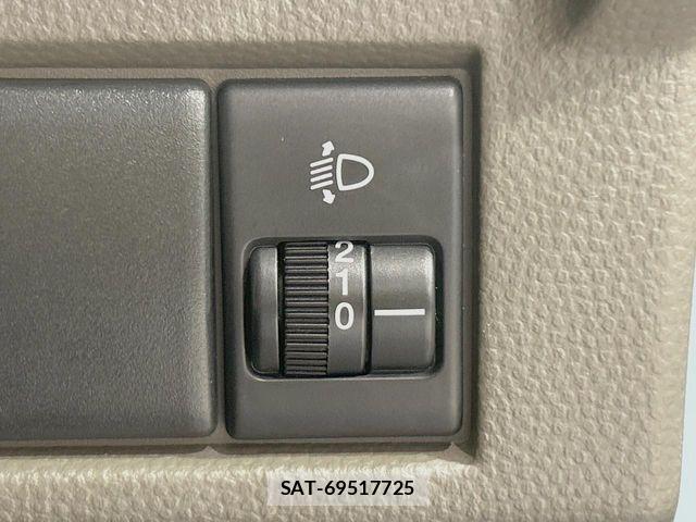 Nissan PINO 2009-03 8209518-6