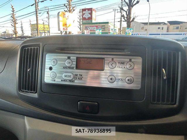 Toyota PIXIS EPOCH 2013-04 3067463-17