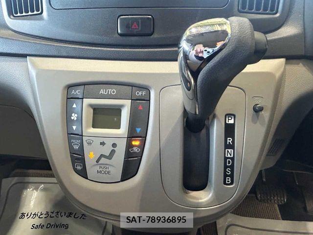 Toyota PIXIS EPOCH 2013-04 3067463-19