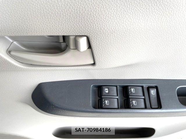Toyota PIXIS EPOCH 2014-10 6816540-17