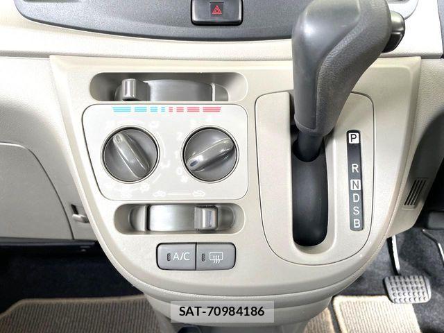 Toyota PIXIS EPOCH 2014-10 6816540-3