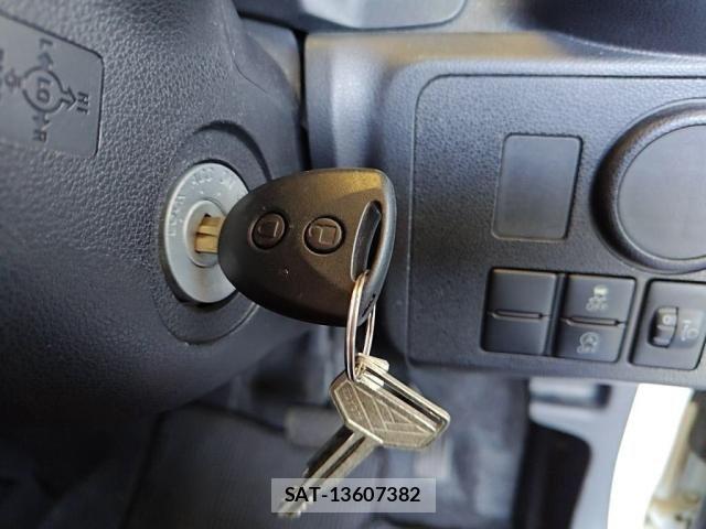 Toyota PIXIS EPOCH 2021-03 6911114-13