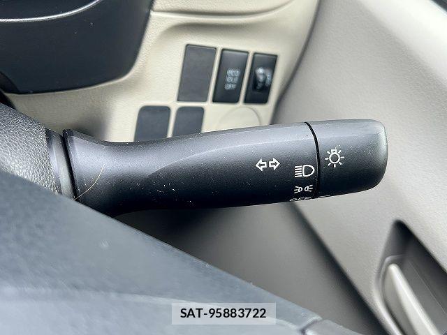 Toyota PIXIS EPOCH 2014-02 7060208-11