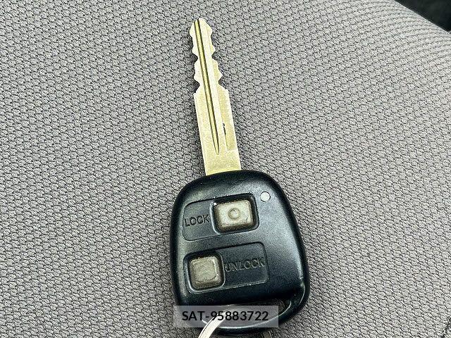 Toyota PIXIS EPOCH 2014-02 7060208-25