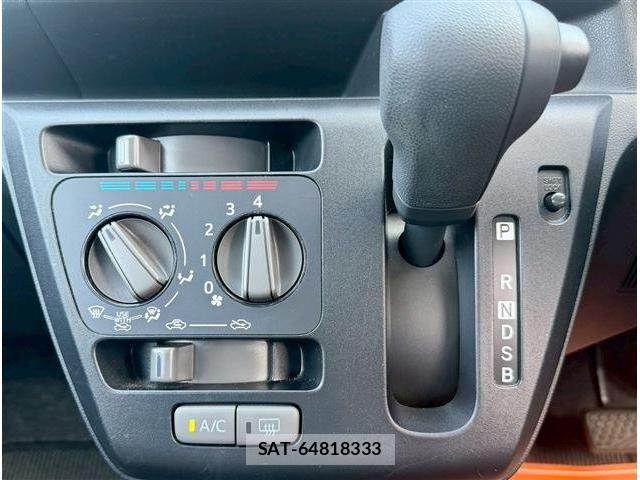 Toyota PIXIS EPOCH 2017-07 7223512-5