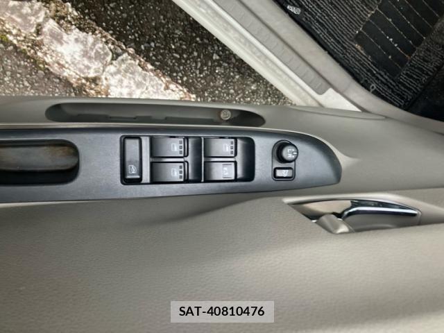 Toyota PIXIS EPOCH 2013-07 8037584-13
