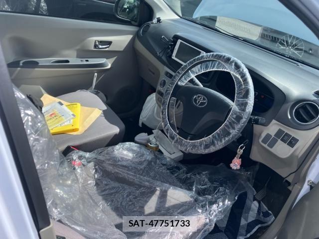 Toyota PIXIS EPOCH 2015-03 8101191-16
