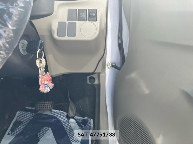 Toyota PIXIS EPOCH 2015-03 8101191-19