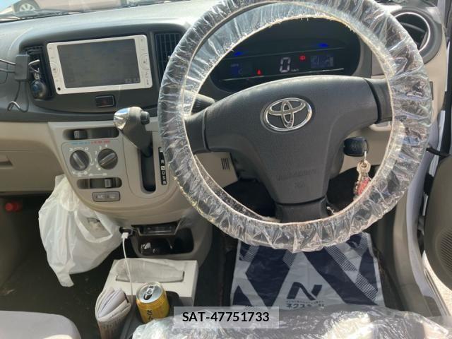 Toyota PIXIS EPOCH 2015-03 8101191-20