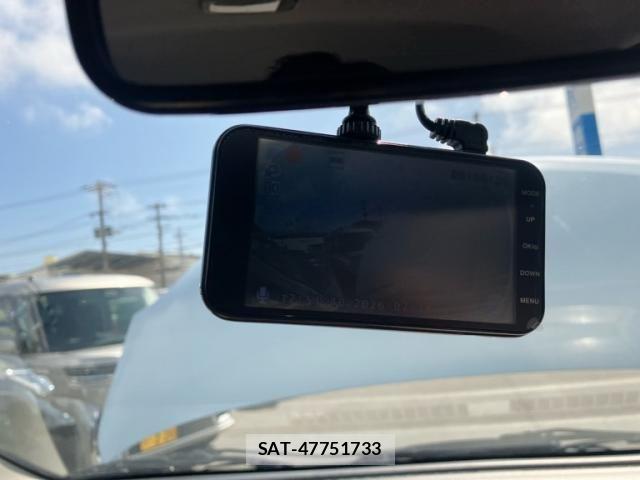Toyota PIXIS EPOCH 2015-03 8101191-24
