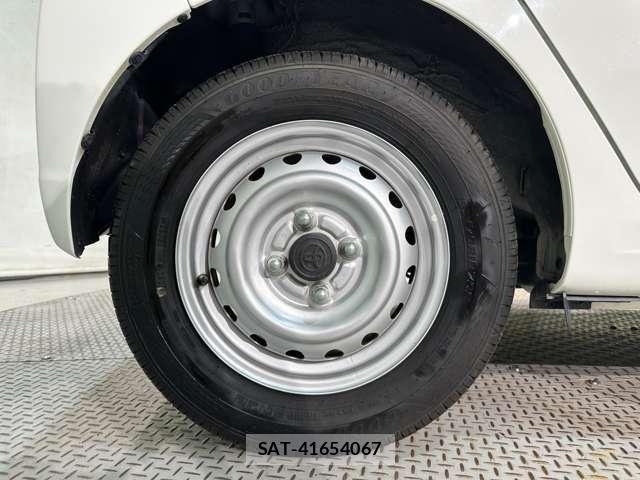 Toyota PIXIS EPOCH 2017-11 8131875-23