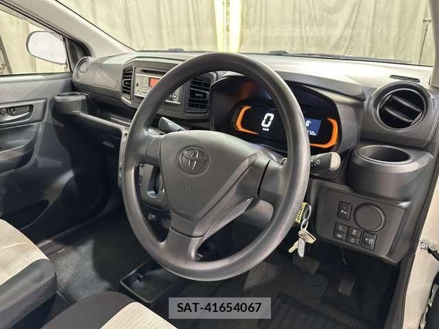 Toyota PIXIS EPOCH 2017-11 8131875-8