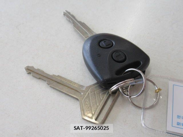 Toyota PIXIS EPOCH 2017-10 8414347-24