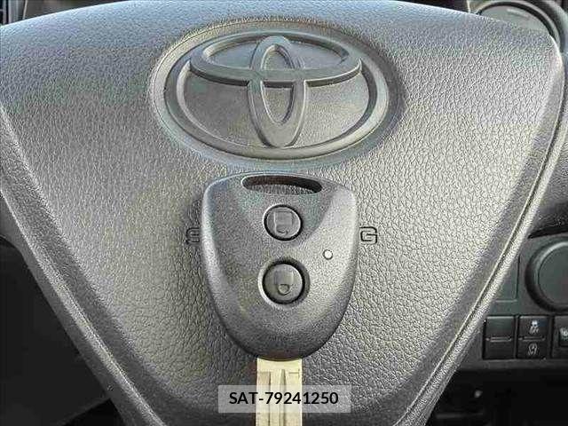 Toyota PIXIS EPOCH 2023-10 8526567-2