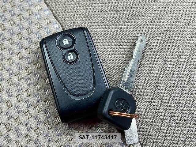 Toyota PIXIS EPOCH 2012-07 8881538-16