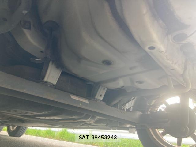 Toyota PIXIS EPOCH 2015-10 8884178-9