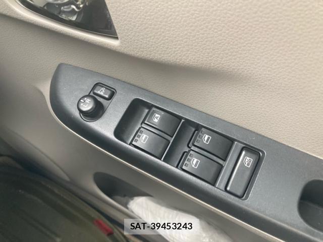 Toyota PIXIS EPOCH 2015-10 8884178-26