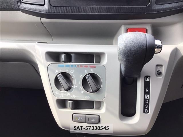 Toyota PIXIS EPOCH 2017-07 8628363-15