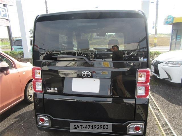 Toyota Pixis Mega 2021-07 1414224-3