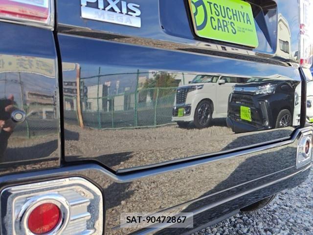 Toyota Pixis Mega 2017-05 3383392-11