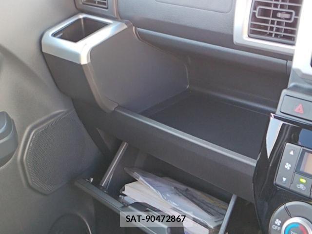 Toyota Pixis Mega 2017-05 3383392-18