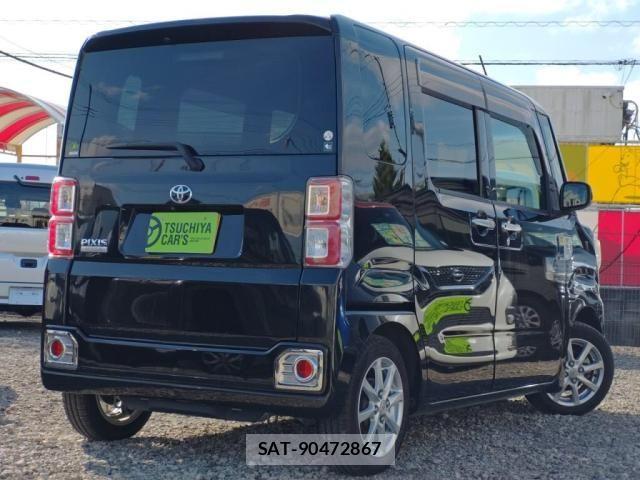 Toyota Pixis Mega 2017-05 3383392-1