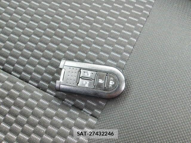 Toyota Pixis Mega 2018-11 7329323-16