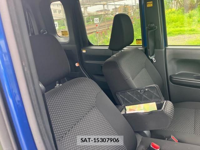 Toyota Pixis Mega 2016-10 7727188-14