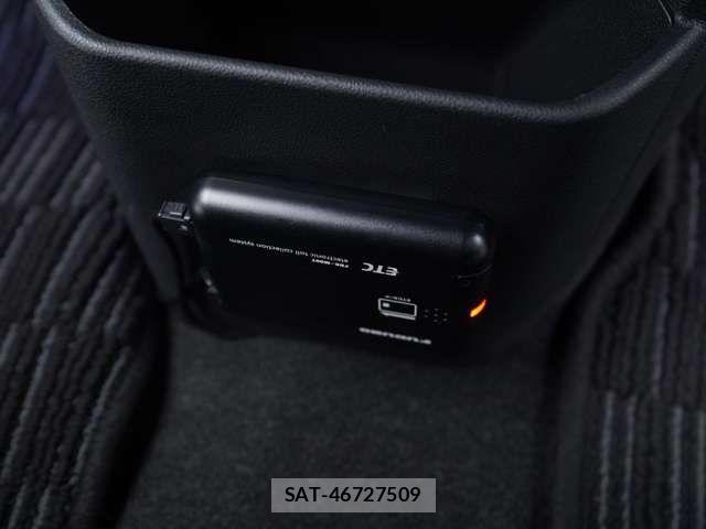 Toyota Pixis Mega 2017-09 7980569-13
