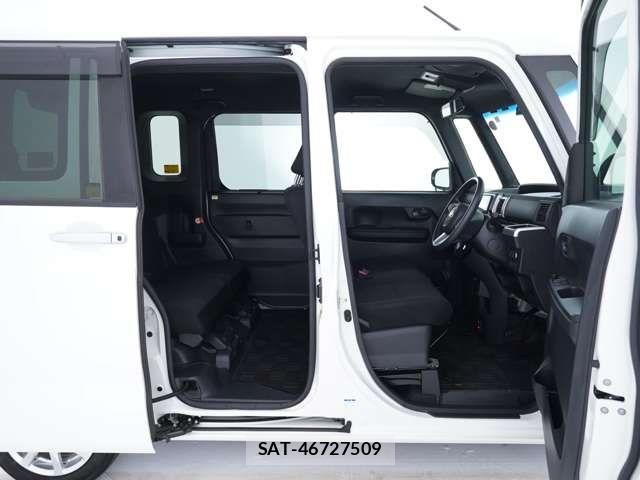 Toyota Pixis Mega 2017-09 7980569-19