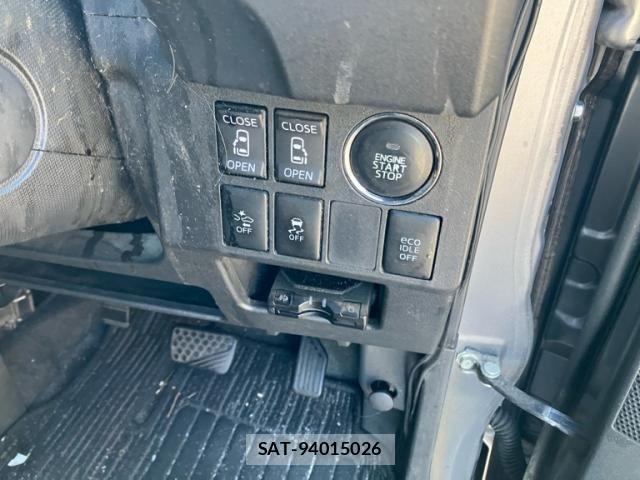 Toyota Pixis Mega 2016-03 8355331-19