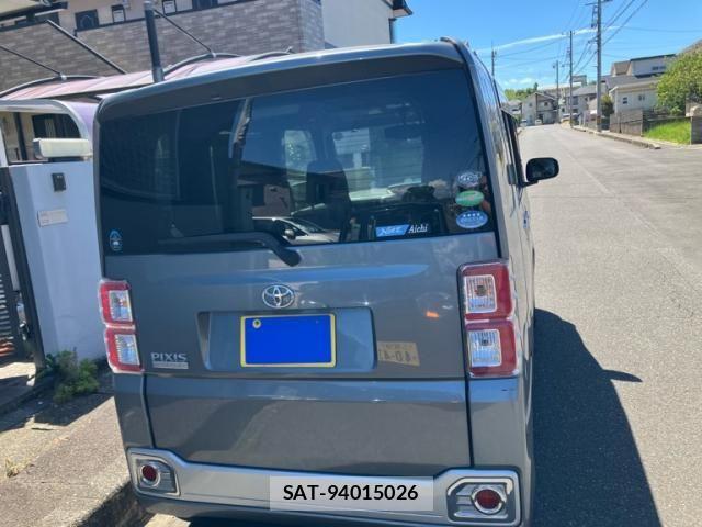 Toyota Pixis Mega 2016-03 8355331-6