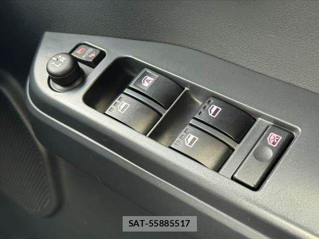 Toyota Pixis Mega 2017-12 8881539-25