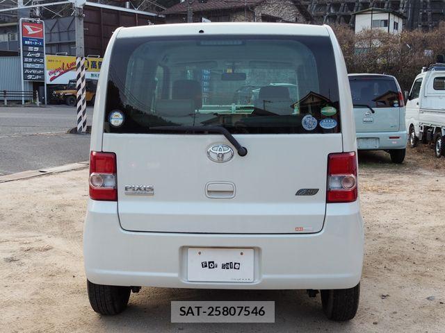 Toyota PIXIS SPACE 2013-09 731352-5