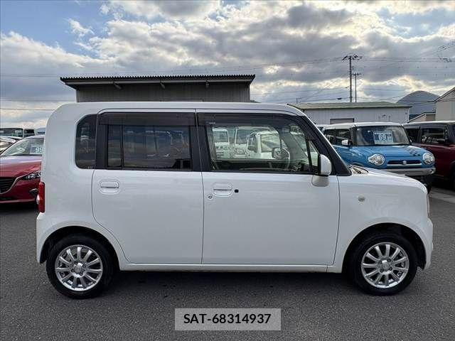 Toyota PIXIS SPACE 2013-09 2100533-10