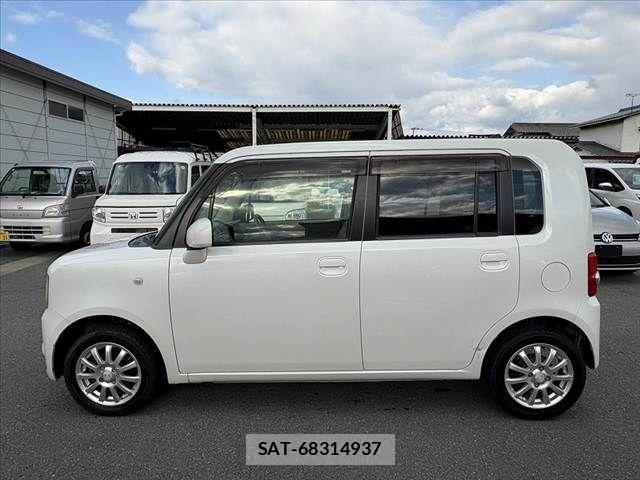 Toyota PIXIS SPACE 2013-09 2100533-11