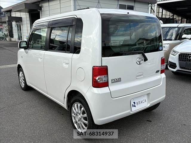 Toyota PIXIS SPACE 2013-09 2100533-12